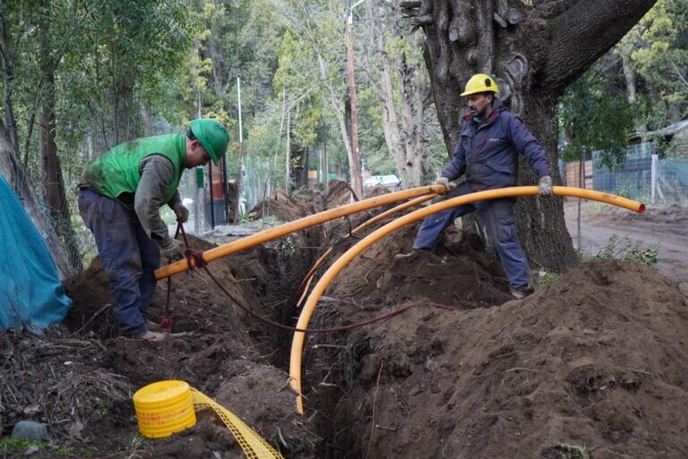 La ampliación de la red de gas en Villa Lago Gutiérrez y Reina Mora ya transita su segunda etapa