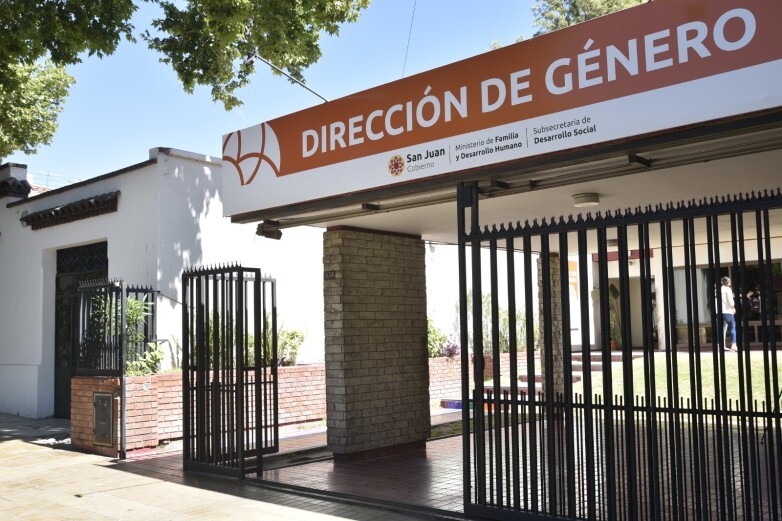 El Ministerio de Familia y Desarrollo Humano, a través de la dirección de Género pone a disposición las líneas y los lugares para solicitar atención y protección a víctimas de violencia.
