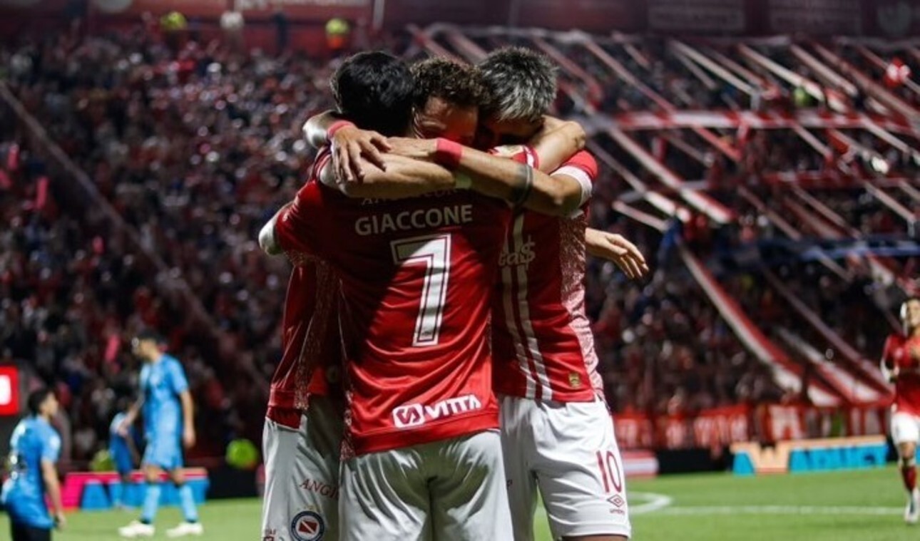 Ganó Argentinos y desplazó a River de la Zona Libertadores