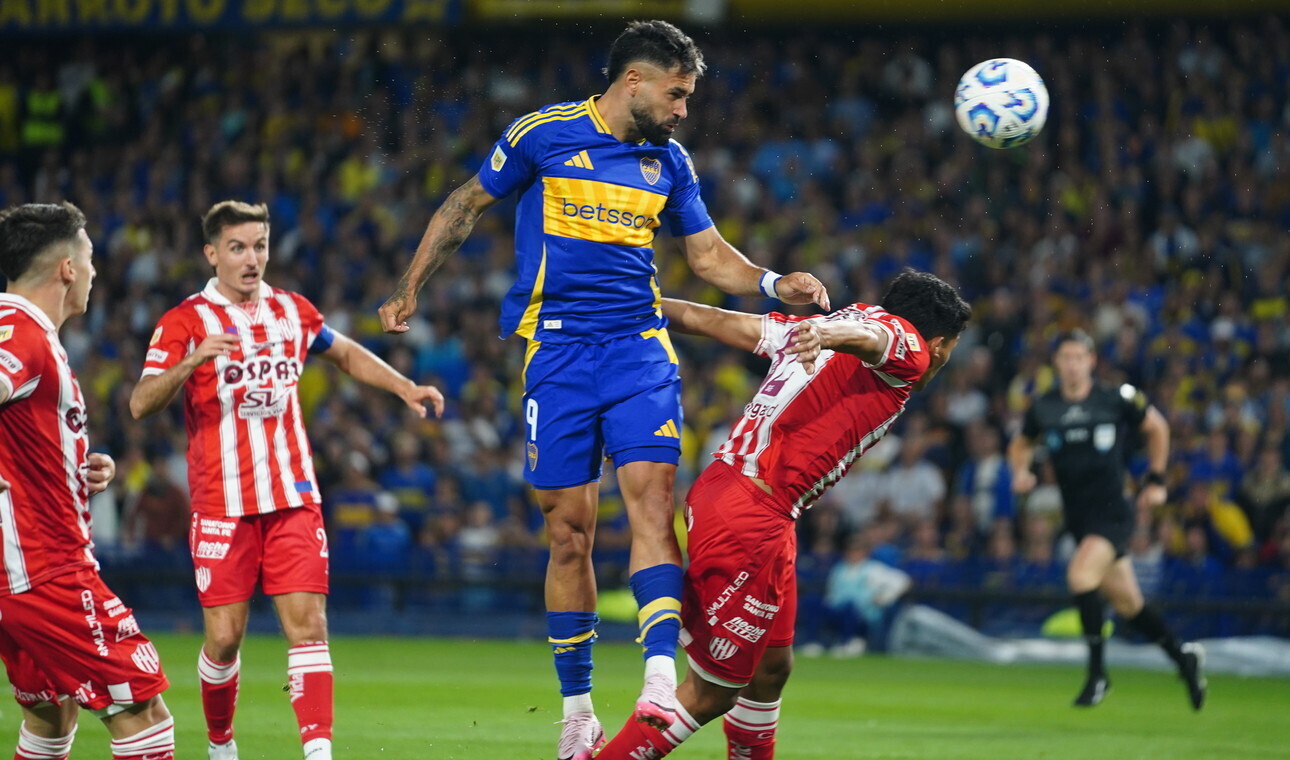 Boca ganó y se acercó a Zona Libertadores. Vélez lamentó el empate