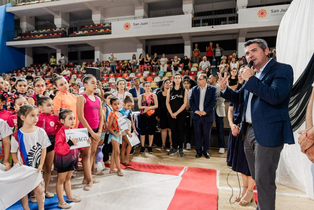 Apertura del Torneo Nacional de Gimnasia Rítmica con la presencia del Gobernador Orrego