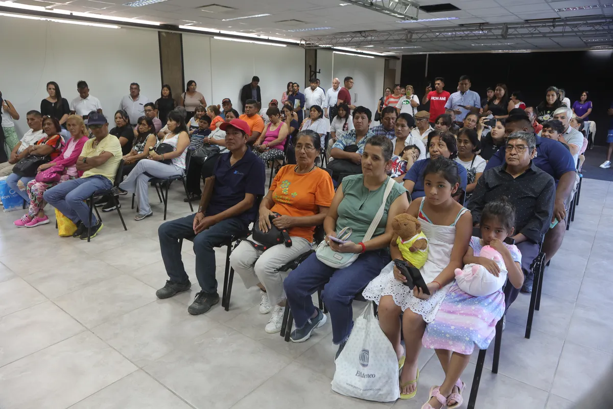 gob-salonpng.webp gob-salonpng.webp