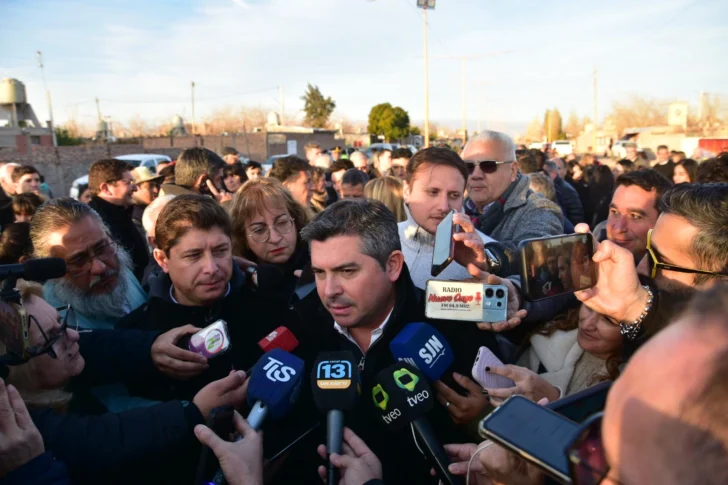 El goberandor de San Juan viaja nuevamente a Buenos Aires anunciando antes que ya estan avanzadas las gestiones con Nación para concretar el pase de las obras vinculadas al programa Casa Activa.