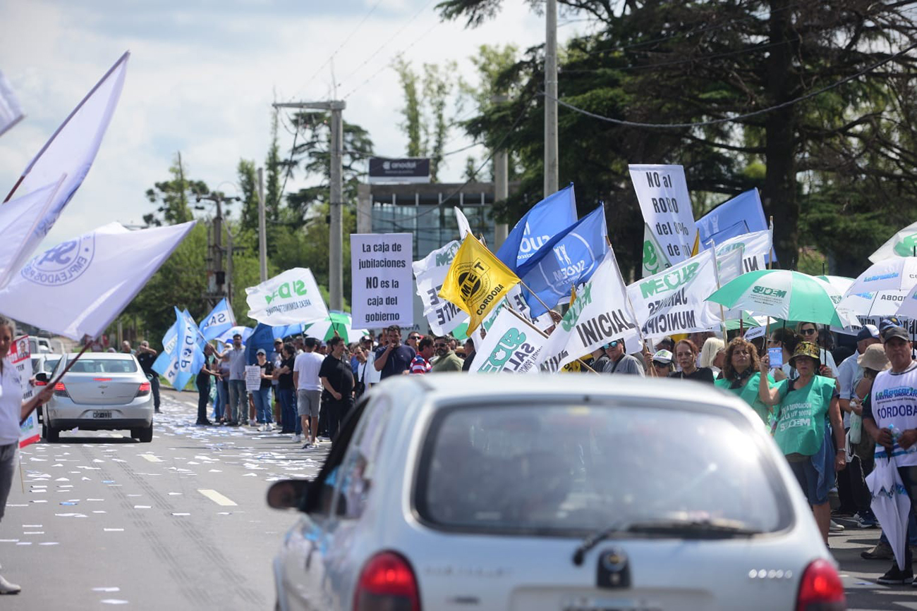 Gremios estatales definen acción judicial colectiva por la Caja de Jubilaciones