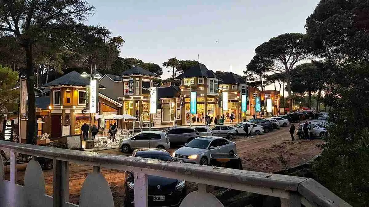 EL MAR SIGUE IGUAL, EL BOLSILLO NO: RADIOGRAFÍA DEL VERANO 2026