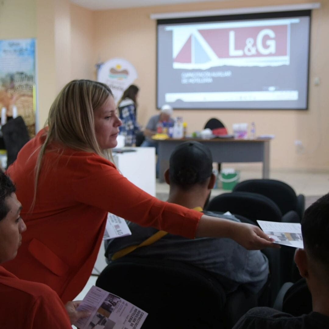 En el Centro de Informes Turísticos de Pismanta comenzó la capacitación en hotelería y housekeeping derivada del convenio entre el Municipio de Iglesia y la empresa LyG SRL.