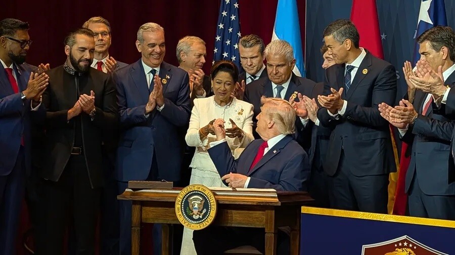 i.jpg Trump dice ante algunos mandatarios latinoamericanos: «No voy a aprender su maldito idioma»