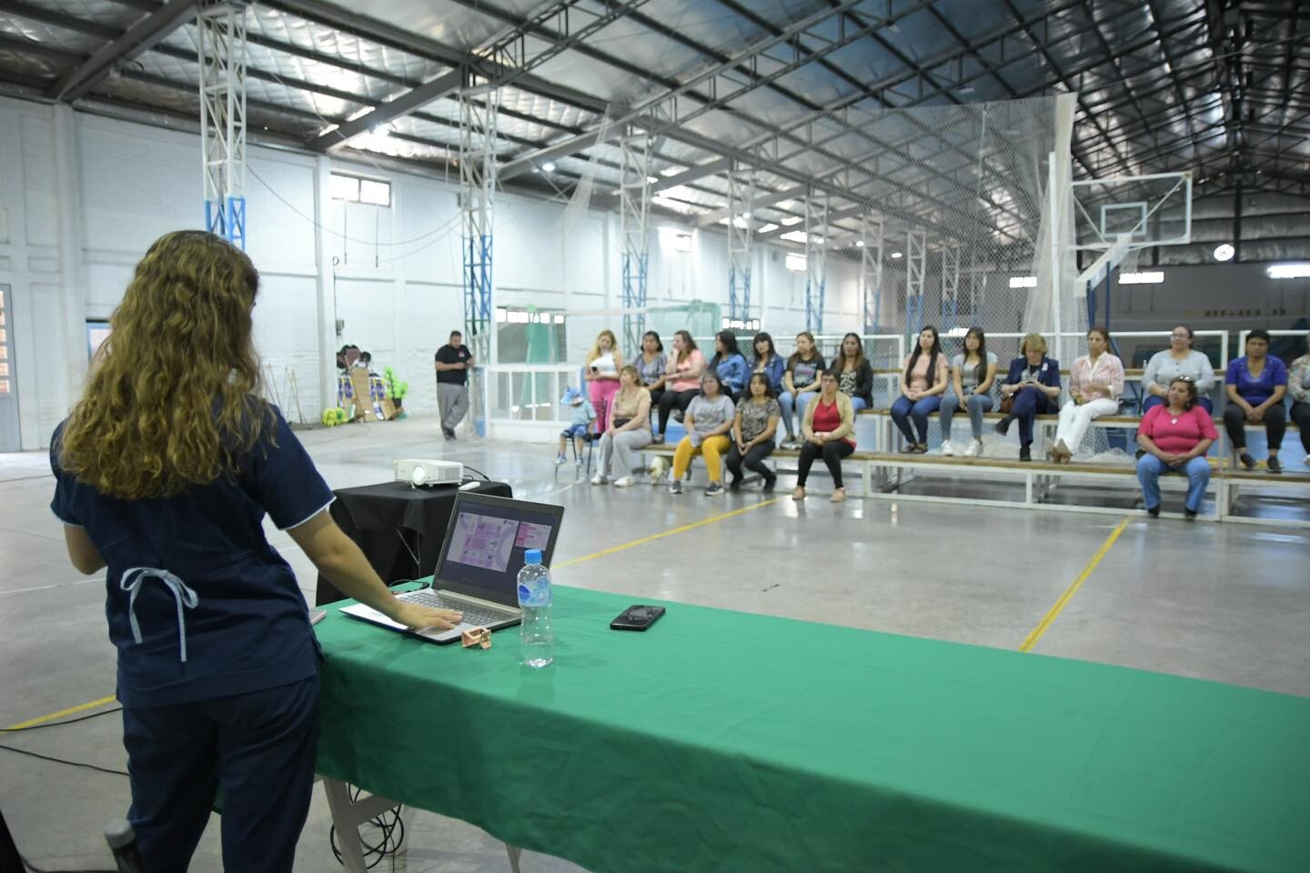 iglesia charla dos66030907_961935932645255_8167431713878787222_n.jpg