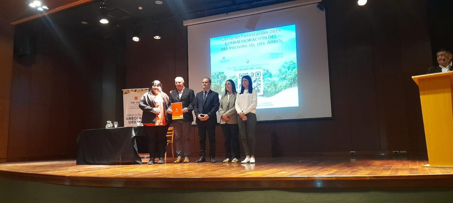 El municipio de Iglesia participo del acto por el Día Provincial del Árbol