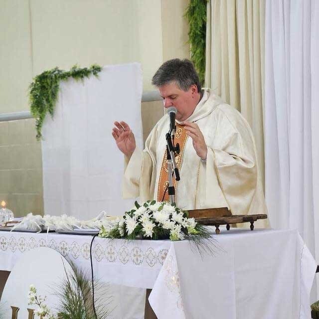 Sacerdote alerta por la desuhmanización del PAMI y la saturación de hospitales en Entre Ríos