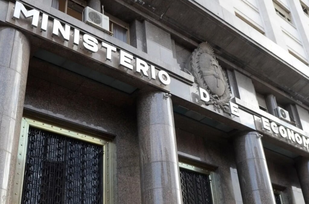 El gasto total del Estado cayó 30% entre enero y septiembre
