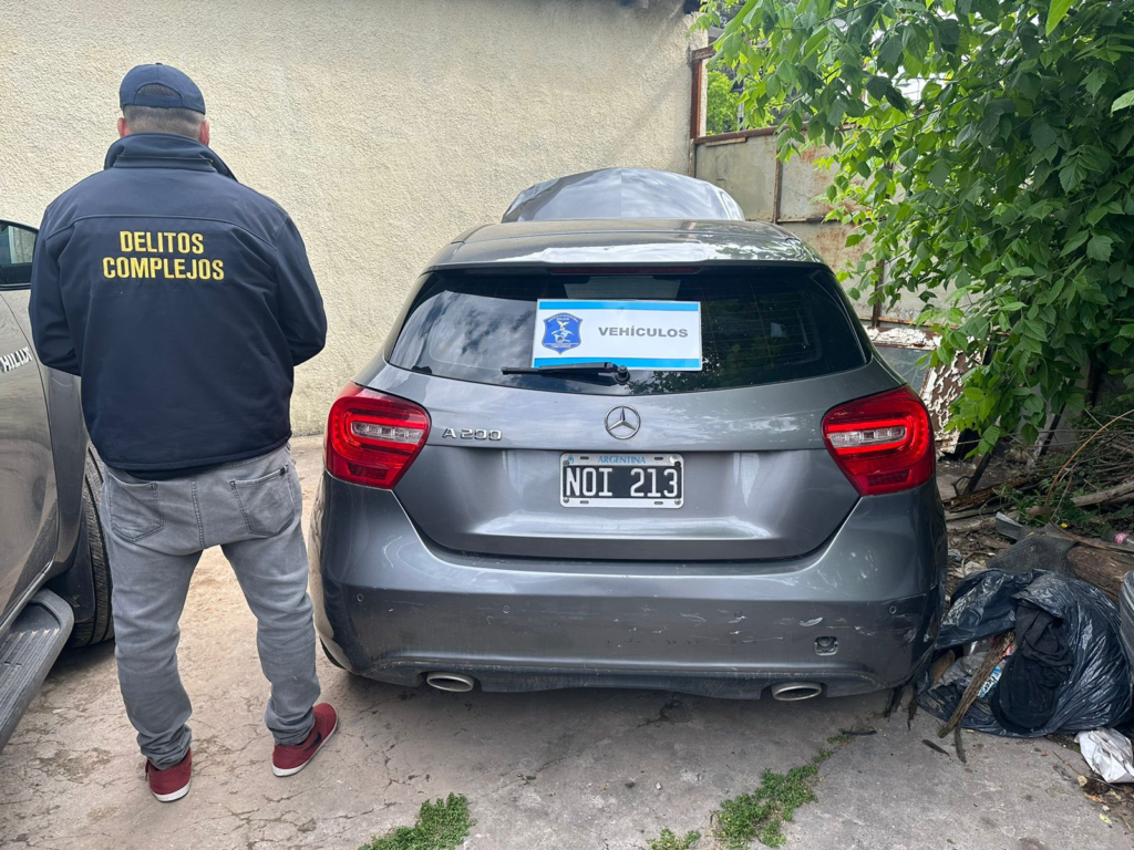 La banda de los inhibidores: usaban handies para robar autos de alta gama y cayeron en Córdoba