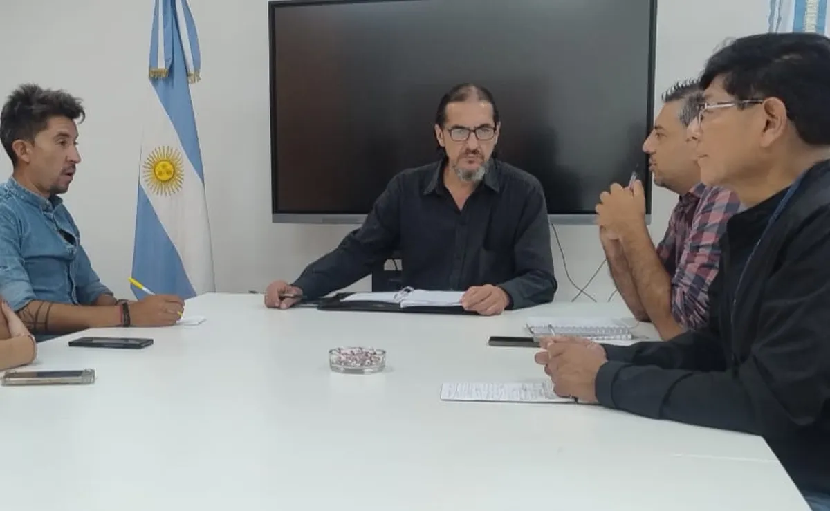 Educación y Registro Civil facilitarán trámite de DNI y partida de nacimiento en escuelas