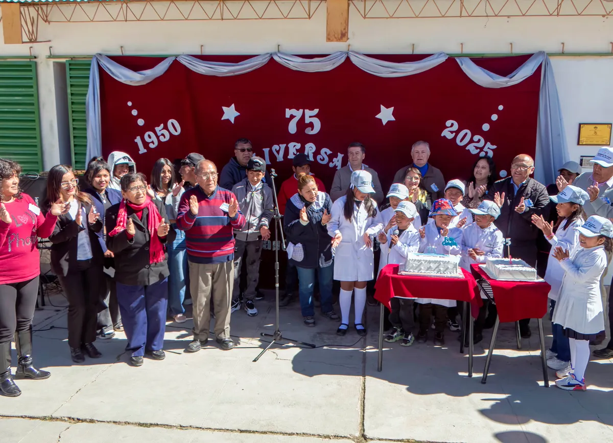 Emotiva celebración por los 75 años de la Escuela «Lázaro Cruz» de Miyuyoc