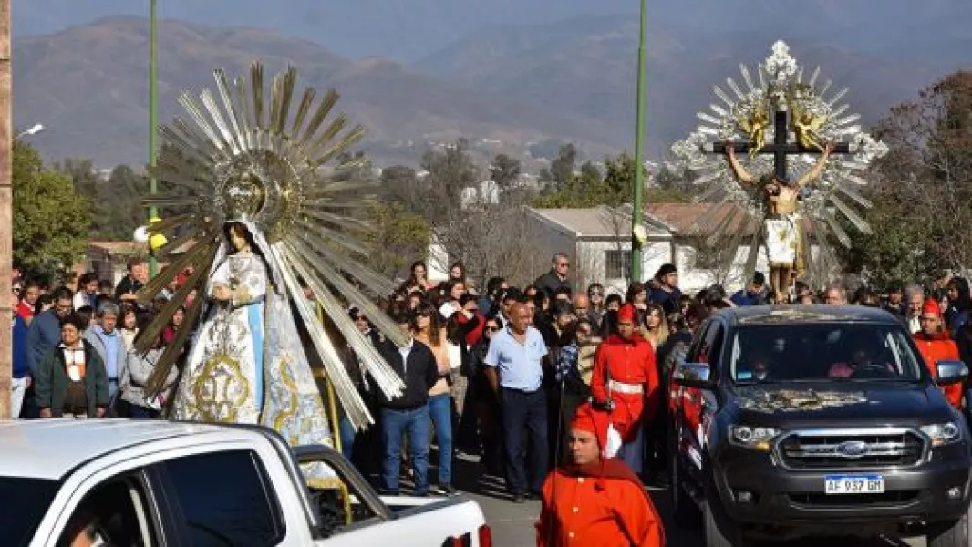 imagenes-peregrinas-del-senior-y-la-virgen-del-milagro-recorren-capital-y-chicoana.webp El Señor y la Virgen del Milagro recorrerán los barrios de la Zona sureste de Salta