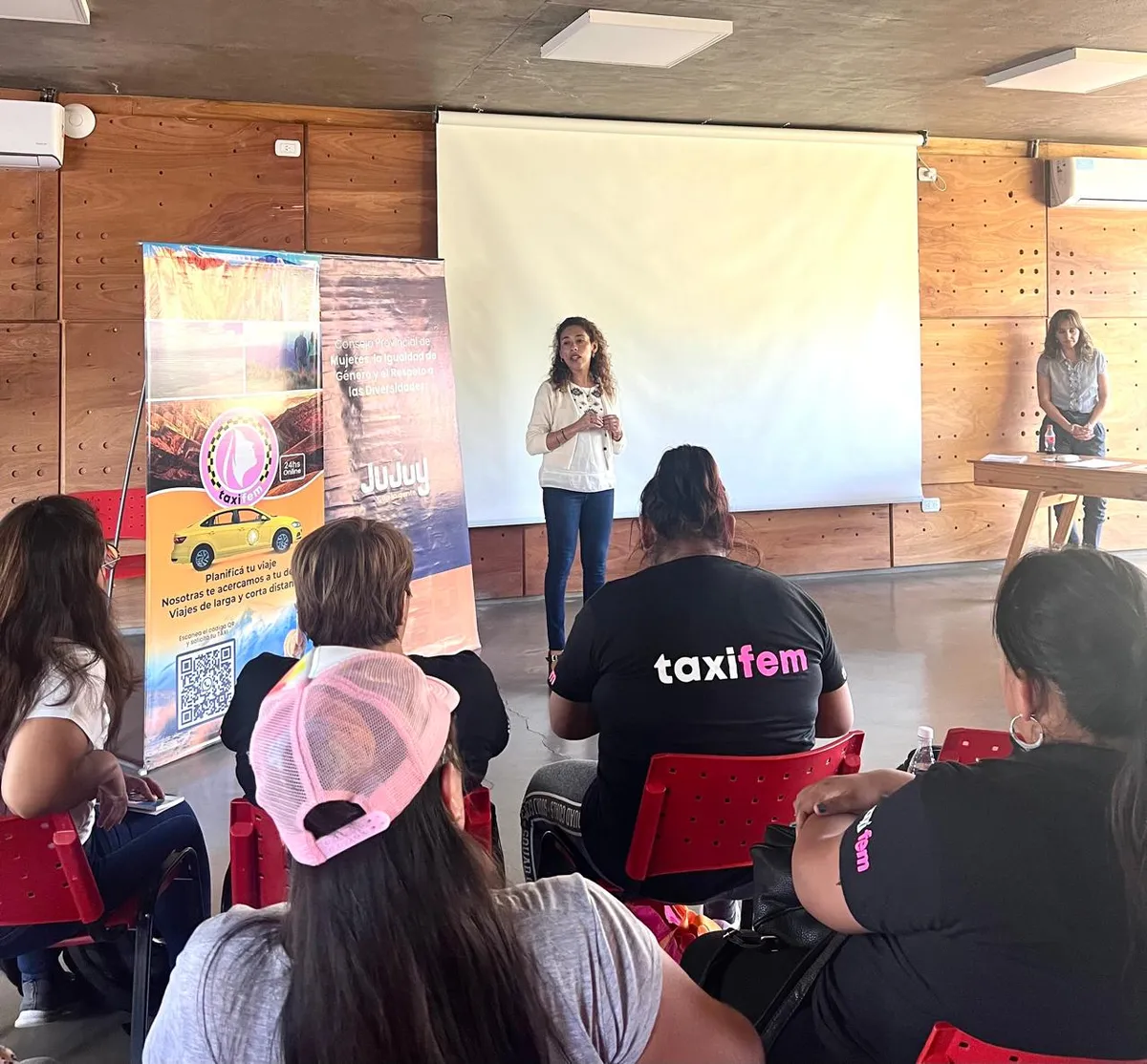 Taller de Sensibilización ante hechos de Violencia de Género para mujeres taxistas