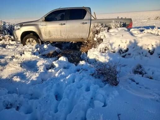 Impactante rescate en Santa Cruz: una pareja sobrevivió más de 40 horas atrapada en la nieve bajo 22 grados bajo cero