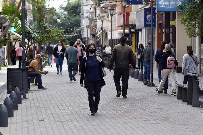 Semifinal Argentina – Inglaterra: la mayoría de los comercios de la ciudad atenderá con horario especial