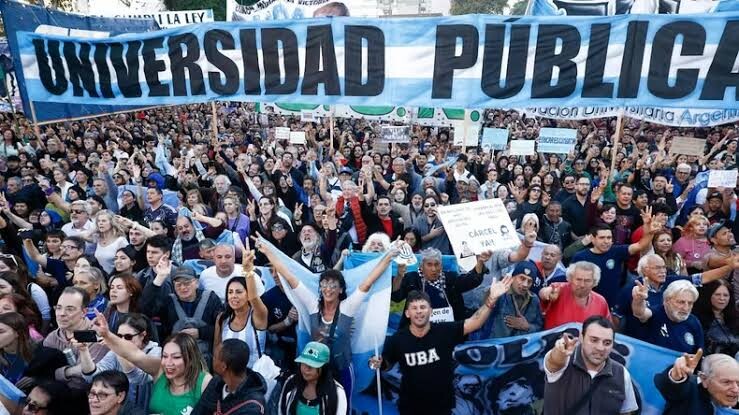 Continúa el paro universitario en reclamo de la aplicación de la Ley