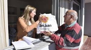 La Dirección de Emergencia y Políticas Alimentarias, dependiente del Ministerio de Familia y Desarrollo Humano, anuncio la nueva fase de distribución de módulos alimentarios destinados a personas con diabetes de la provincia.