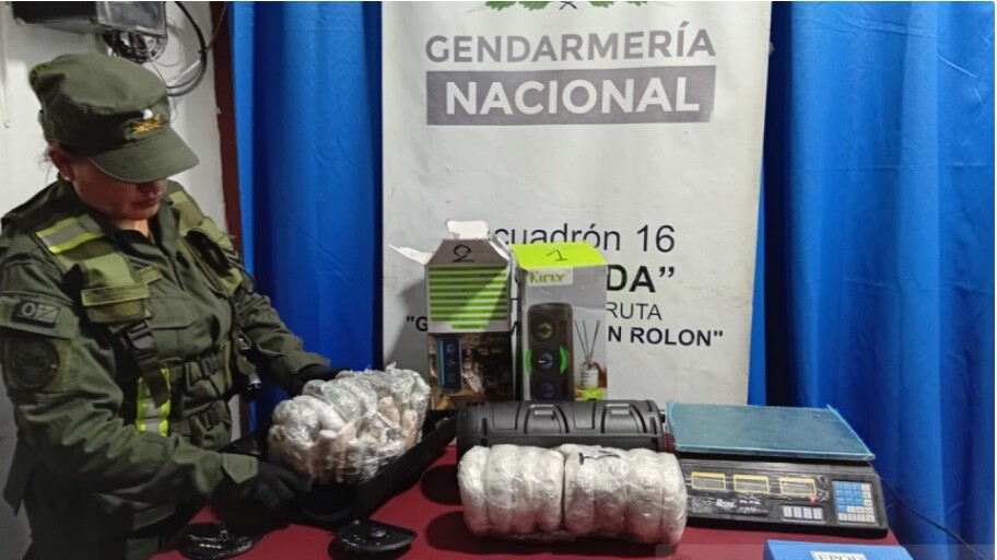 images.jpg Formosa: Detectaron marihuana dentro de parlantes, se realizó una entrega vigilada y detuvieron al destinatario en la terminal de Retiro en CABA
