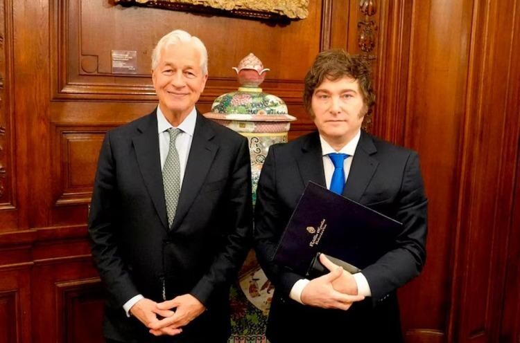El JP Morgan presiona otra vez a Milei: alerta por los vencimientos de deuda en dólares de 2027