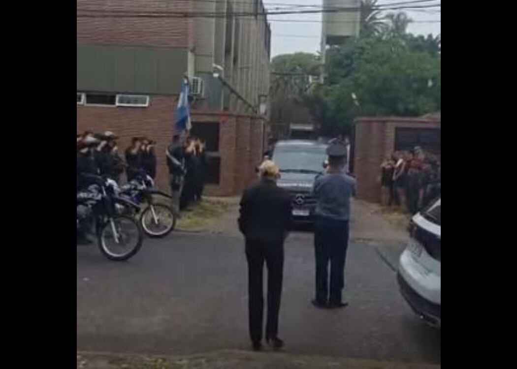 Último adiós al suboficial Valdez