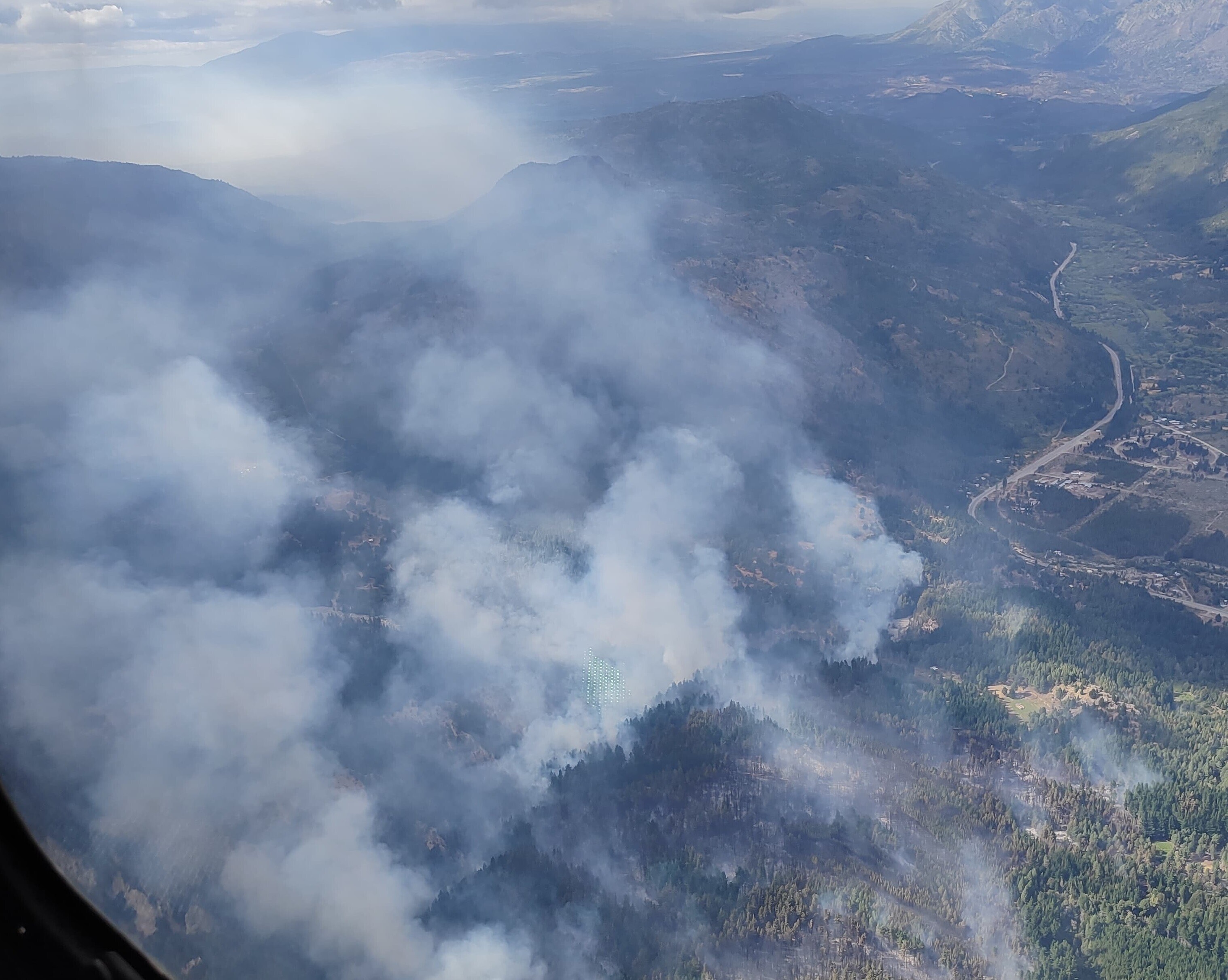 Siguen los incendios forestales en la cordillera