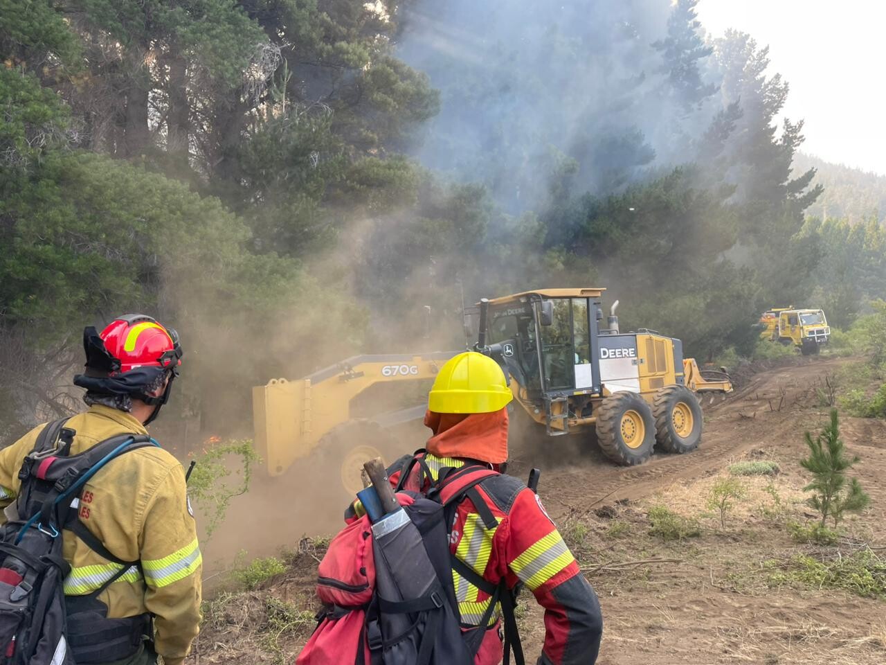 incendio3.jpg El Gobierno anunció que el incendio en la zona de Los Cipreses está circunscripto