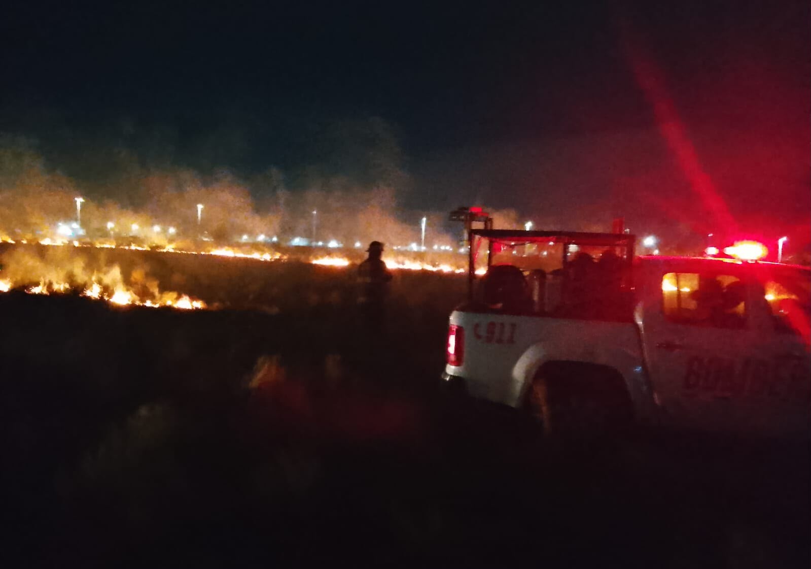 Importante incendio de pastizales en Fray Luis Beltrán