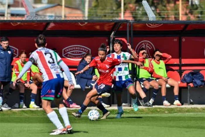 SAT goleó en Villa Domínico en el arranque del fútbol femenino