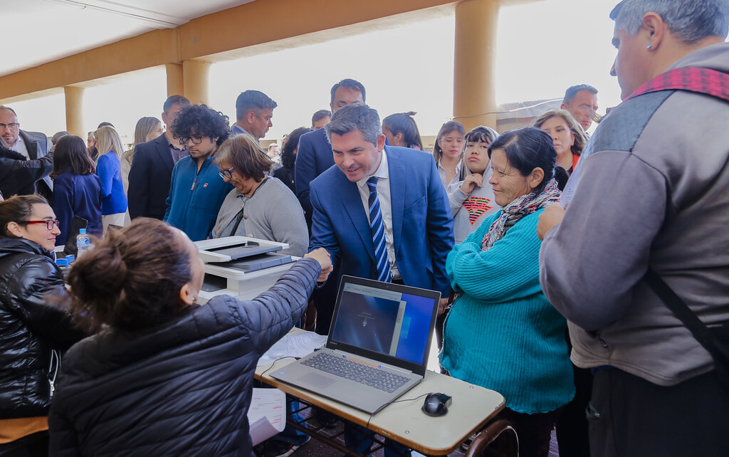 El gobernador Marcelo Orrego participó de un nuevo Operativo Integral, que se llevó a cabo en la escuela Nuevo Cuyo de la localidad La Bebida, en el departamento Rivadavia.