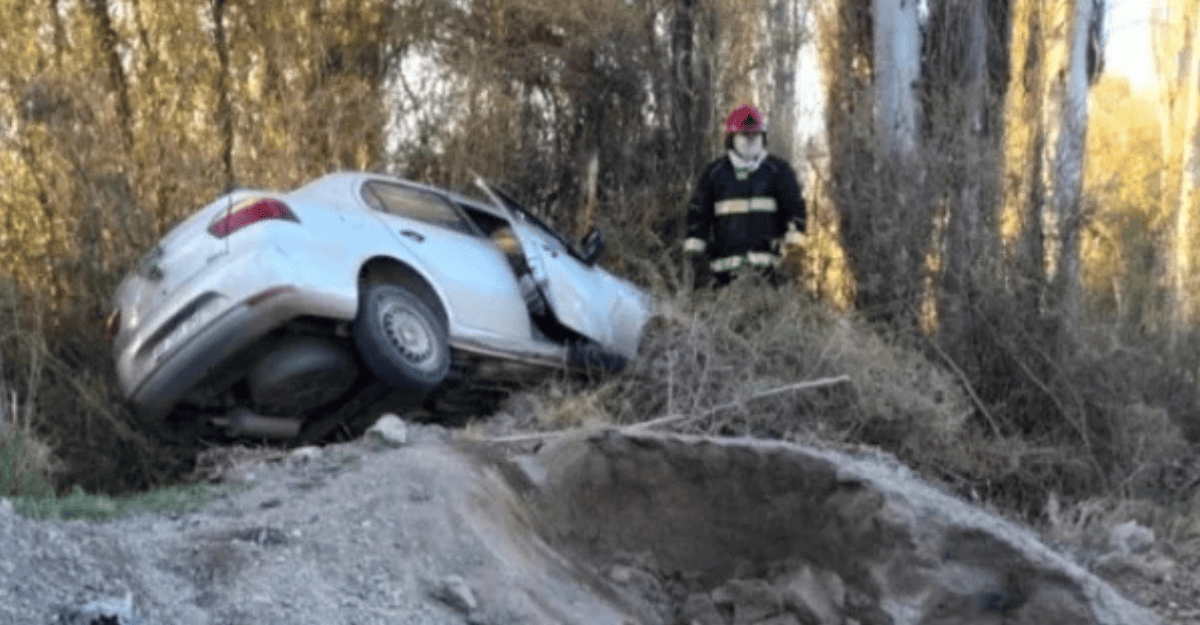 Jáchal: perdió el control de su auto y terminó en el hospital.