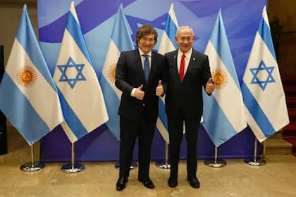Milei, se comprometió a avanzar en políticas que favorezcan el ingreso de ciudadanos israelíes a la República Argentina.