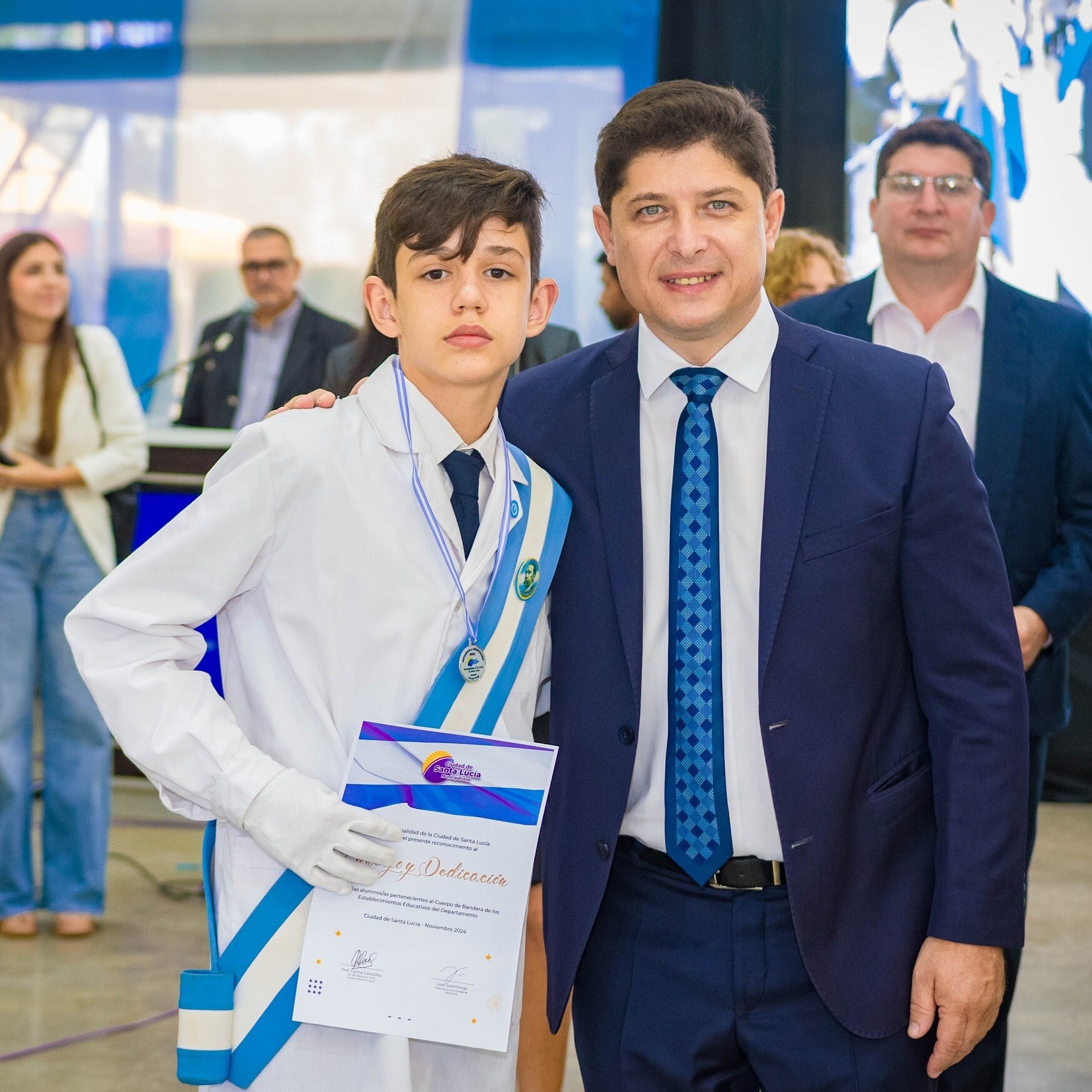 El intendente Juan Jose Orrego participo del acto de reconocimiento  a los alumnos integrantes del Cuerpo de Bandera de las Escuelas Primarias, Secundarias, Educación Especial y Escuelas Técnicas de Santa Lucía.