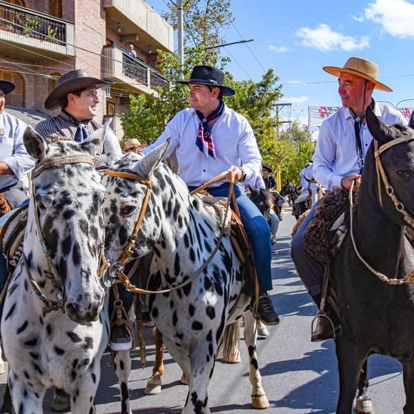 SANTA LUCÍA: esperó el frente de la Cabalgata de la Fe a la Difunta Correa