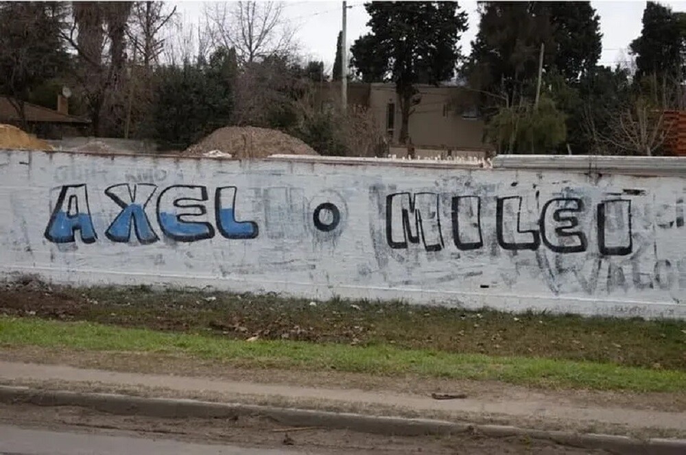 Axel O Milei. La Obsolescencia Como Pretendida Renovación