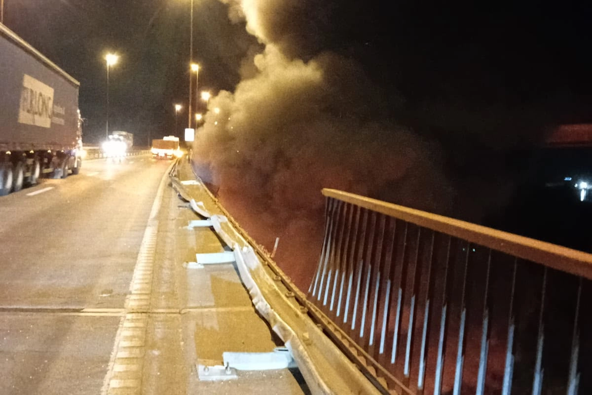 Por un siniestro vial está cortado el tránsito en el Puente Urquiza del complejo Zarate-Brazo Largo.