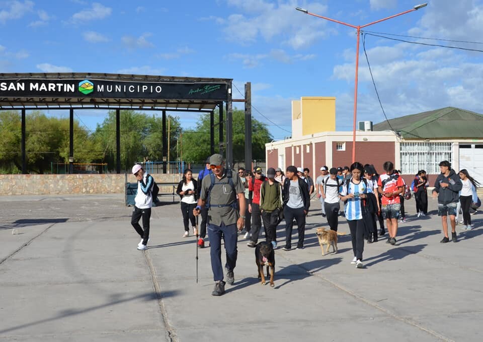 El municipio de San Martin sigue adelante con su programa Ecosenderismo para los alumnos del departamento y la provincia.