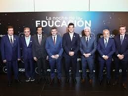 El gobernador Marcelo Orrego participó de la jornada en Buenos Aires llamada La Noche de la Educación