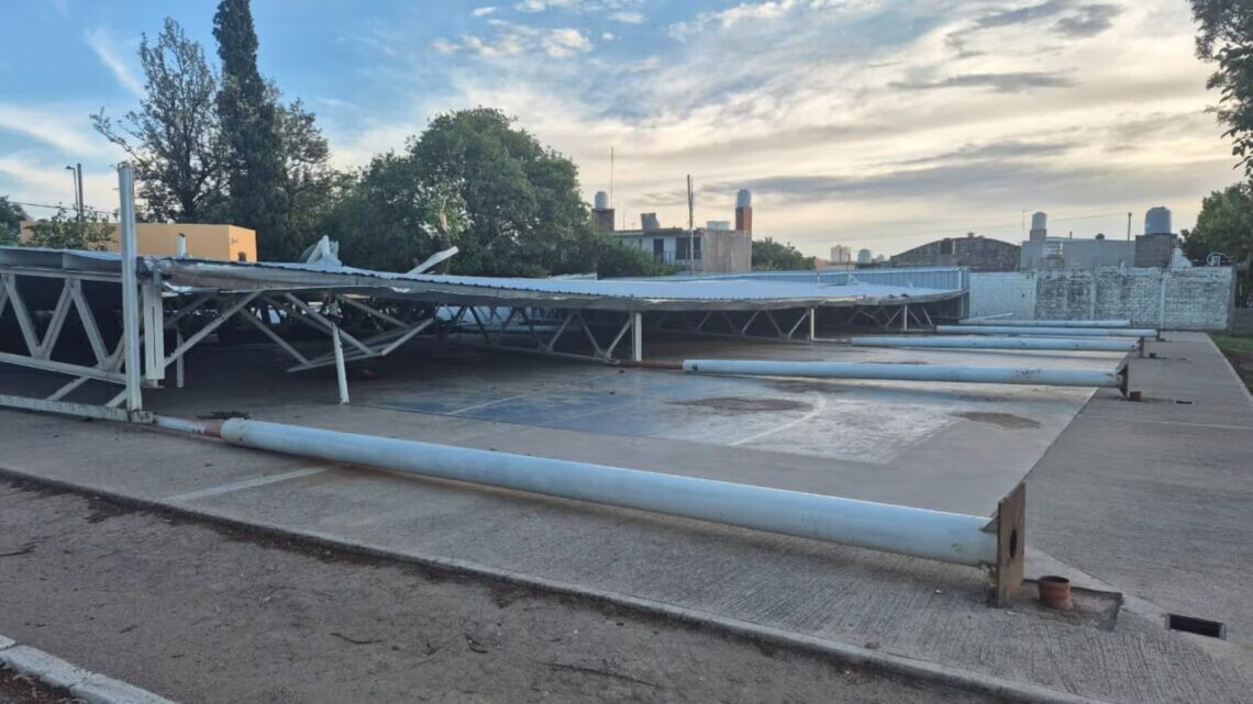 la-estructura-cedio-en-medio-de-los-fuertes-vientos-2KPBR3ERVBA47IR6HNCLOFVLSY-1140×641