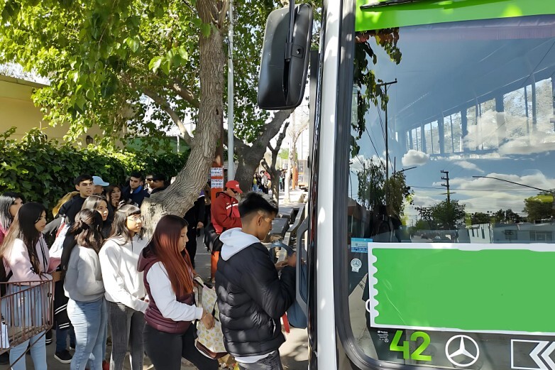 El Ministerio de Gobierno, a través de la Dirección de Coordinación de RedTulum, trasladará a estudiantes al Festi Joven 2024 en el Parque de Mayo.