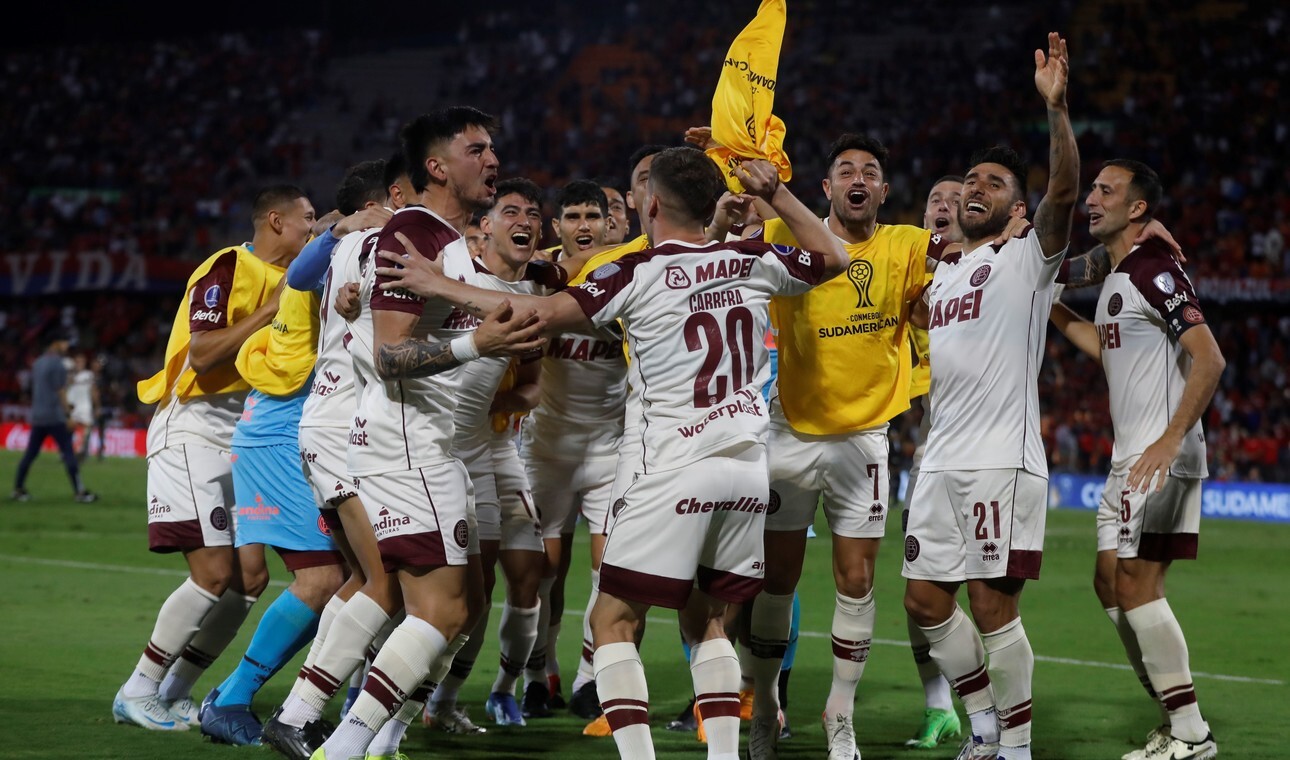 Lanús es semifinalista de la Sudamericana. Pasó por penales en Medellín