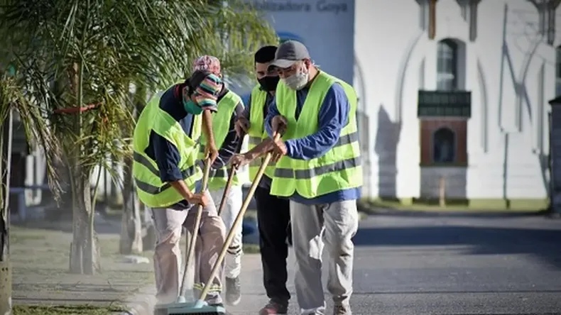 las-autoridades-la-unse-saludaron-todos-los-trabajadores-municipales-santiaguenos-su-dia.webp 08 de noviembre: Día del Empleado Municipal