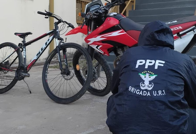 Secuestraron una moto de 250 cilindradas y una bicicleta sustraídas de una concesionaria