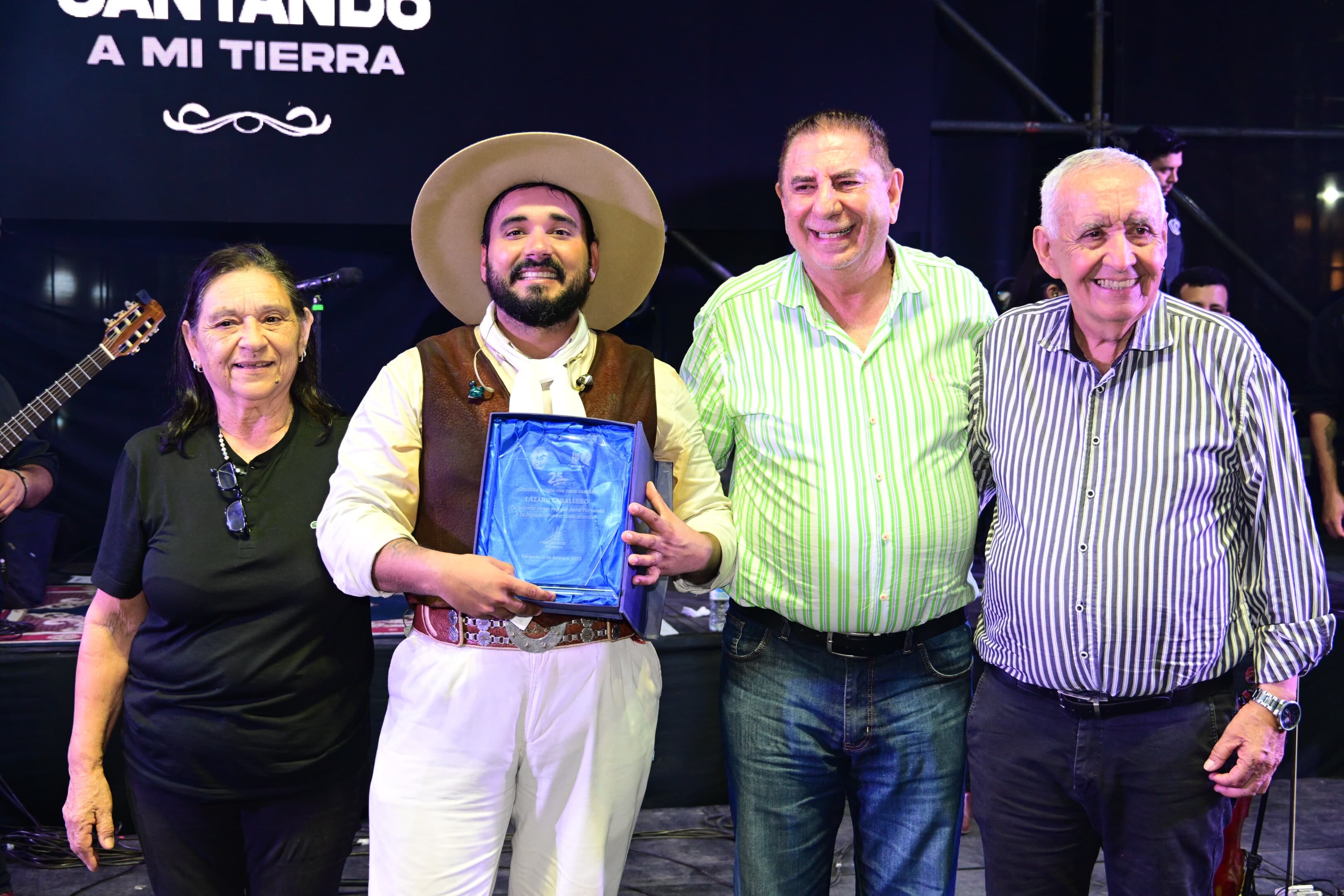 lazaro homenaje.jfif