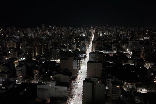 El 84% de la ciudad ya cuenta con luces led