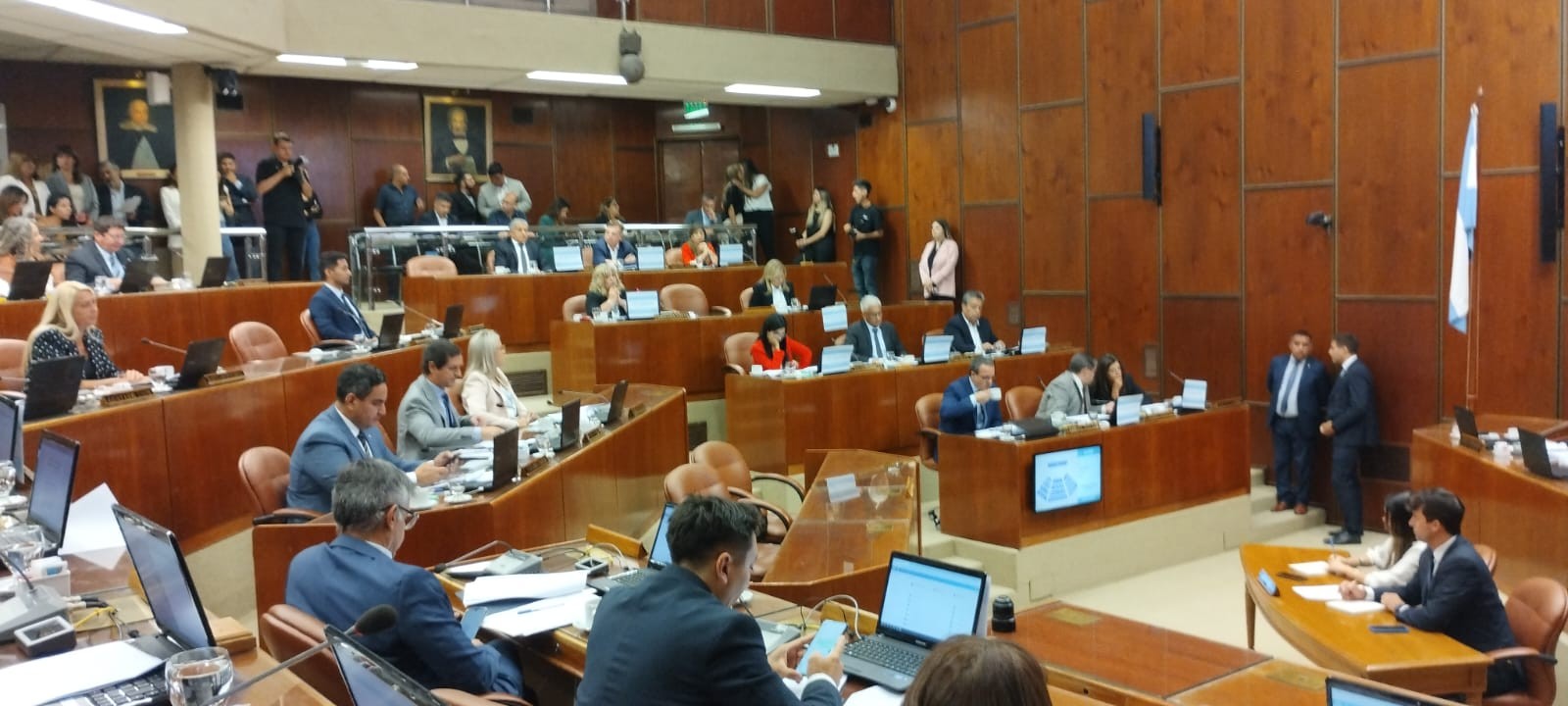 legislatura-1.jpg legislatura-1.jpg