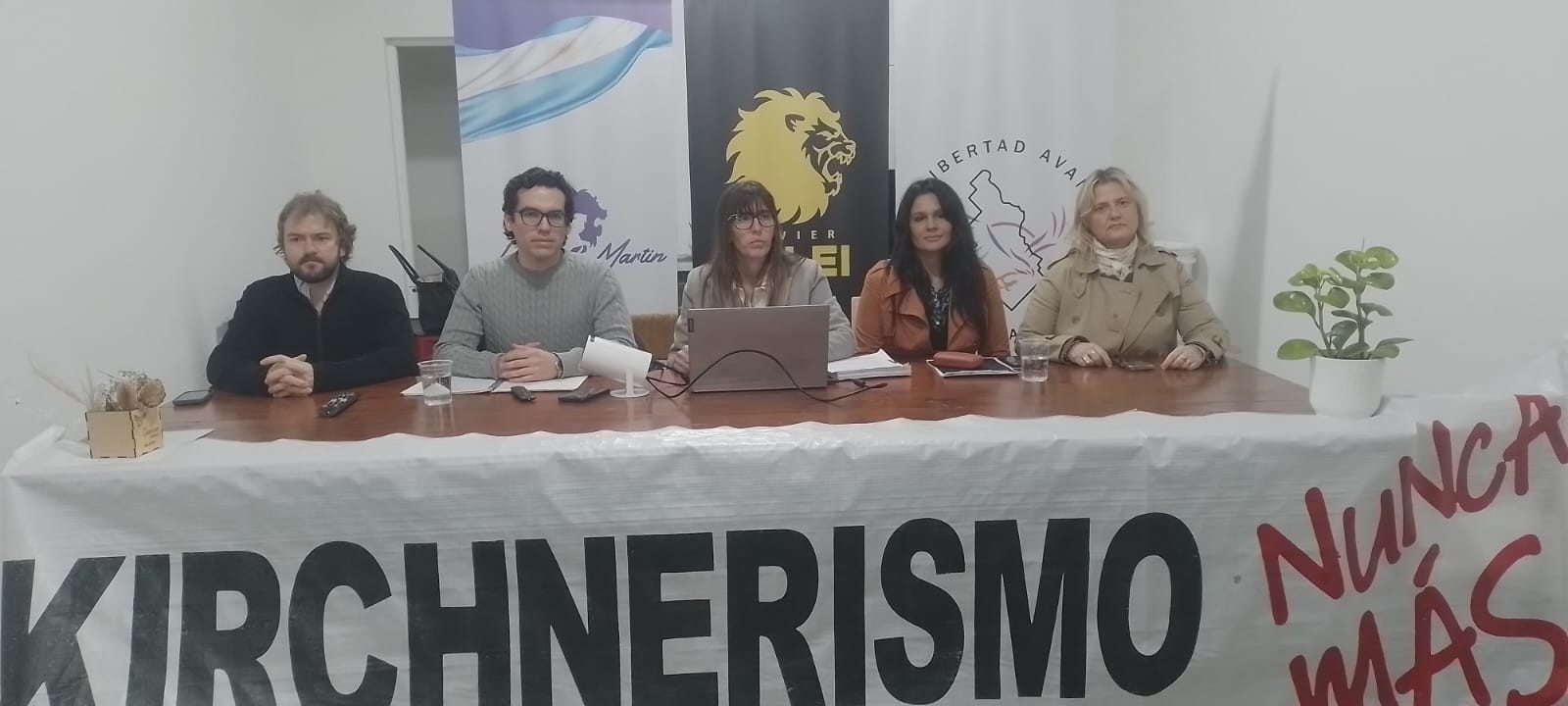 La Libertad Avanza en plena campaña, sigue con fuertes denuncias. La Libertad Avanza en plena campaña, sigue con fuertes denuncias.