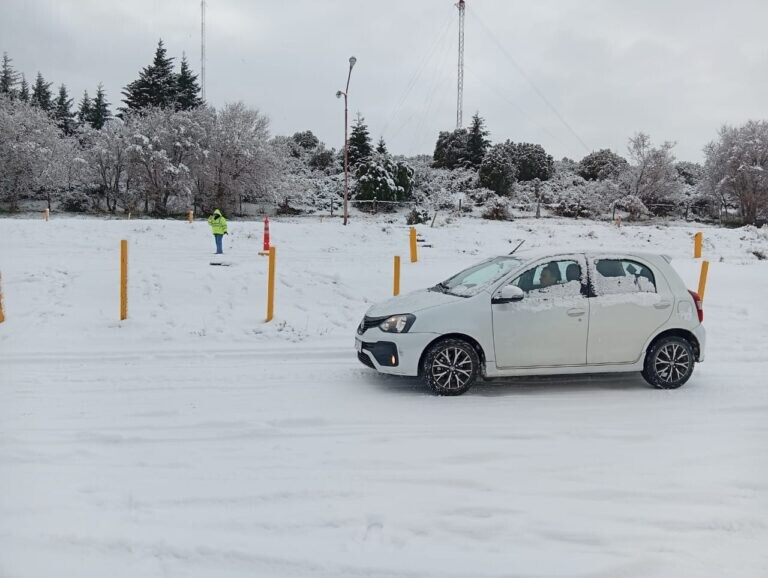 Nieve en Bariloche: Tránsito y Transporte informa que continúan los exámenes para obtener la licencia